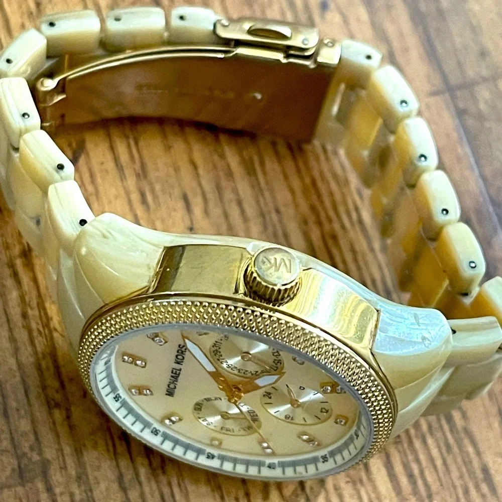 STUNNING MICHAEL KORS Horn Jet Watch | Chronograph | Preloved | small wrist - Picture 3 of 9